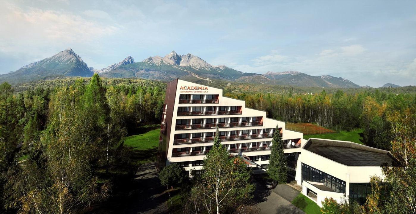 Hotel Academia ตาตรันสกา ลอมนีจา ภายนอก รูปภาพ