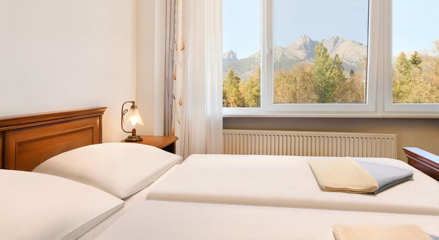 Hotel Academia ตาตรันสกา ลอมนีจา ภายนอก รูปภาพ