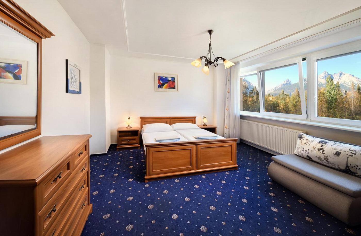 Hotel Academia ตาตรันสกา ลอมนีจา ภายนอก รูปภาพ